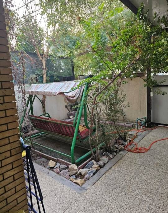 🏠 دار للبيع  
📍 الموقع: مجمع الكوثر السكني / ابي غرق 
✨ المواصفات:
المساحة : 150 م 
▫️ موقع مميز زقاق رقم 1 
.......
🔹الطابق الارضي : 
_ حديقه
_ كراج
_ مطبخ
_ صاله
_ مخزن
_ حمام
_ غرفة نوم 
_ حديقه خلفيه.
........
🔹الطابق العلوي : 
_ غرفة نوم عدد٢
_ صاله.
......................
📞 للاستفسار والمعاينة: 
الاتصال على الارقام :
***********☎️ واتساب
او مراجعة المكتب 
الحلة _ الكرامة الشارع المشجر مجاور اسواق المطار 1 
✅ نستقبل جميع عروضكم السكنية 🏠 والتجارية 🏡 بكافة مناطق الحلة 
…………………………
