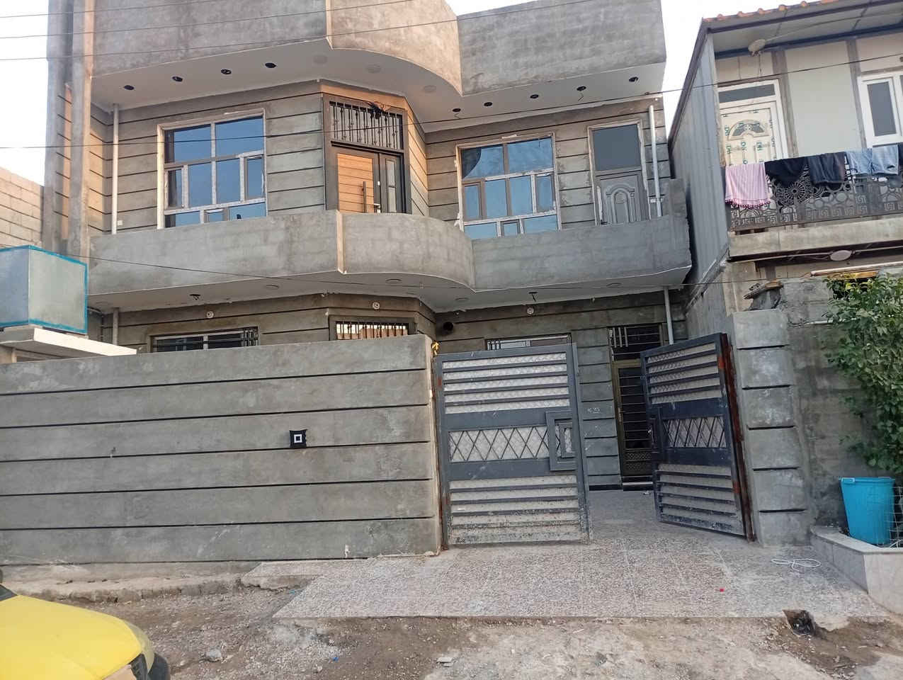 دار الايجار تقاطع قدس مقابيل مستشفى الأورام السرطانية بظهر جامع عدي المجمعي مساحة ٢٠٠ ايجار 300 ***********
