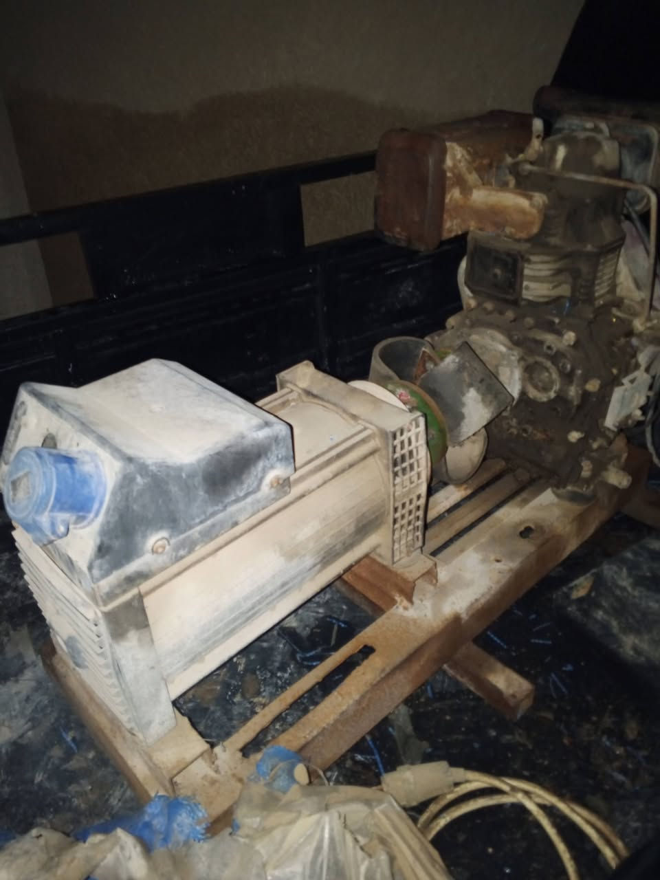 السلام عليكم مولد كامه كاز متروك من زمان مامشغله بس تركته شغال للبيع السعر 750 الف العنوان بغداد ابو غريب رقم 📱 الهاتف ***********
