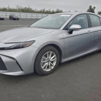 كامري LE • هايبرد • ٢٠٢٥