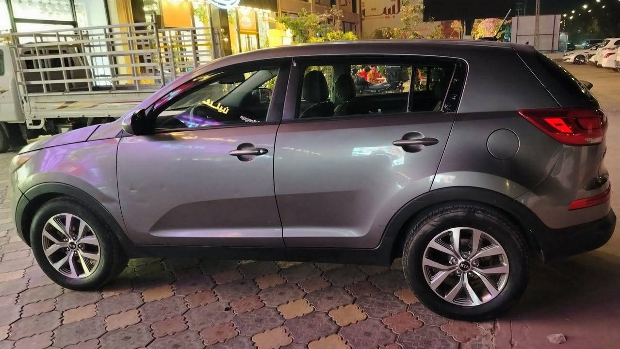 سبورتج 2016 وارد امريكي (للبيع أو مراوس بأحدث) 
نص فول
سيارة نظيفة
محرك 2400 محرك جديد منظومة تبريد جديدة
صدر أمامي وخلفي إدامة كاملة صرفت عليها تقريباً 27 ورقة
بين محرك جديد وتبريد وصدر ودوشمة
بسمی
لون فیلی ممیز
رقم كربلاء سنوية لل 2029 صور الحادث والسونار بالتعليقات
السعر 127 وبيها مجال 
*********** اتصال بغداد, العراق
