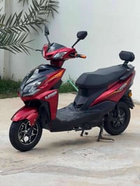 دراجة كهربائية • بطارية • عشرة ونص