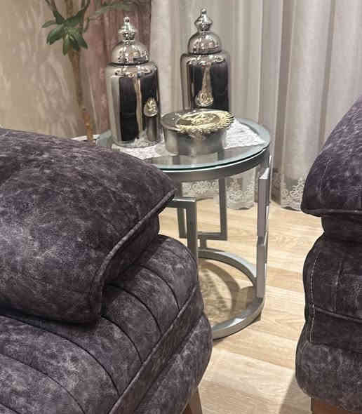 عندي طبلات 3 صغار و وحدة وسطية كبيرة مثل ما بالصورة وميز تلفزيون كلهم اريد ب ٢٣٥ الف 
مكاني بغداد - المنصور 

***********
