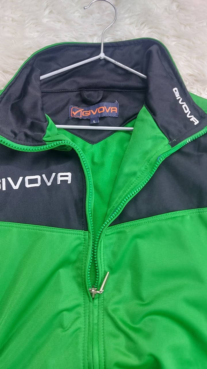 قطعه فول نظافه
قياس L تلبس وزن ٩٠و٨٥ ك
يوجود توصيل


**إذا كنت صاحب هذا الإعلان وتريد حذفه لأي سبب، رجاءا أرسل رسالة إلى الدعم الفني**