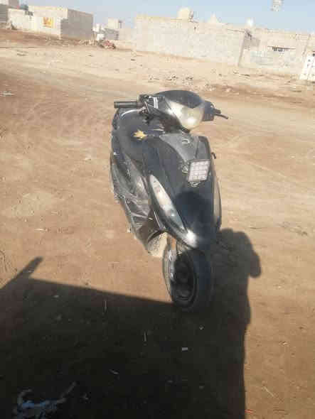 السلام عليكم دراجه للبيع جي 4 سعر 300 وبيها مجال مقفوله من المحرك كفاله عامه اتصال على هذا الر*********** وهذا رقم الثاني بواتساب*********** هذا الاثير والدراجه مقفوله خفاله عامه وعنواني ناصريه قضاء فجر
