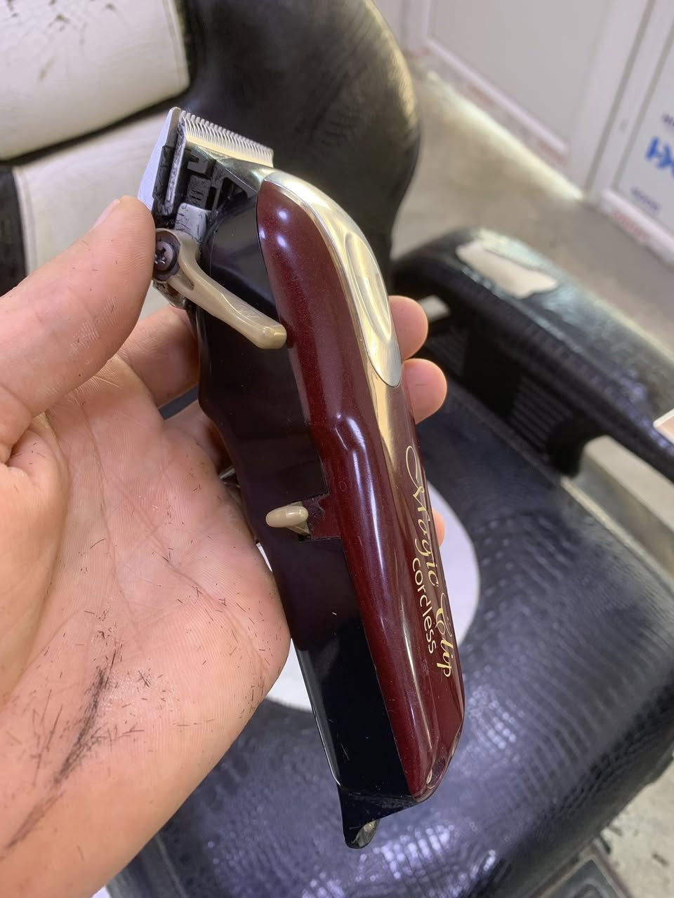 السلام عليكم مكينة WAHL ماجك نظيفة جداً مثل ما موضح بالصورة السعر 75 الف مكاني ديالى بعقوبة 
***********
