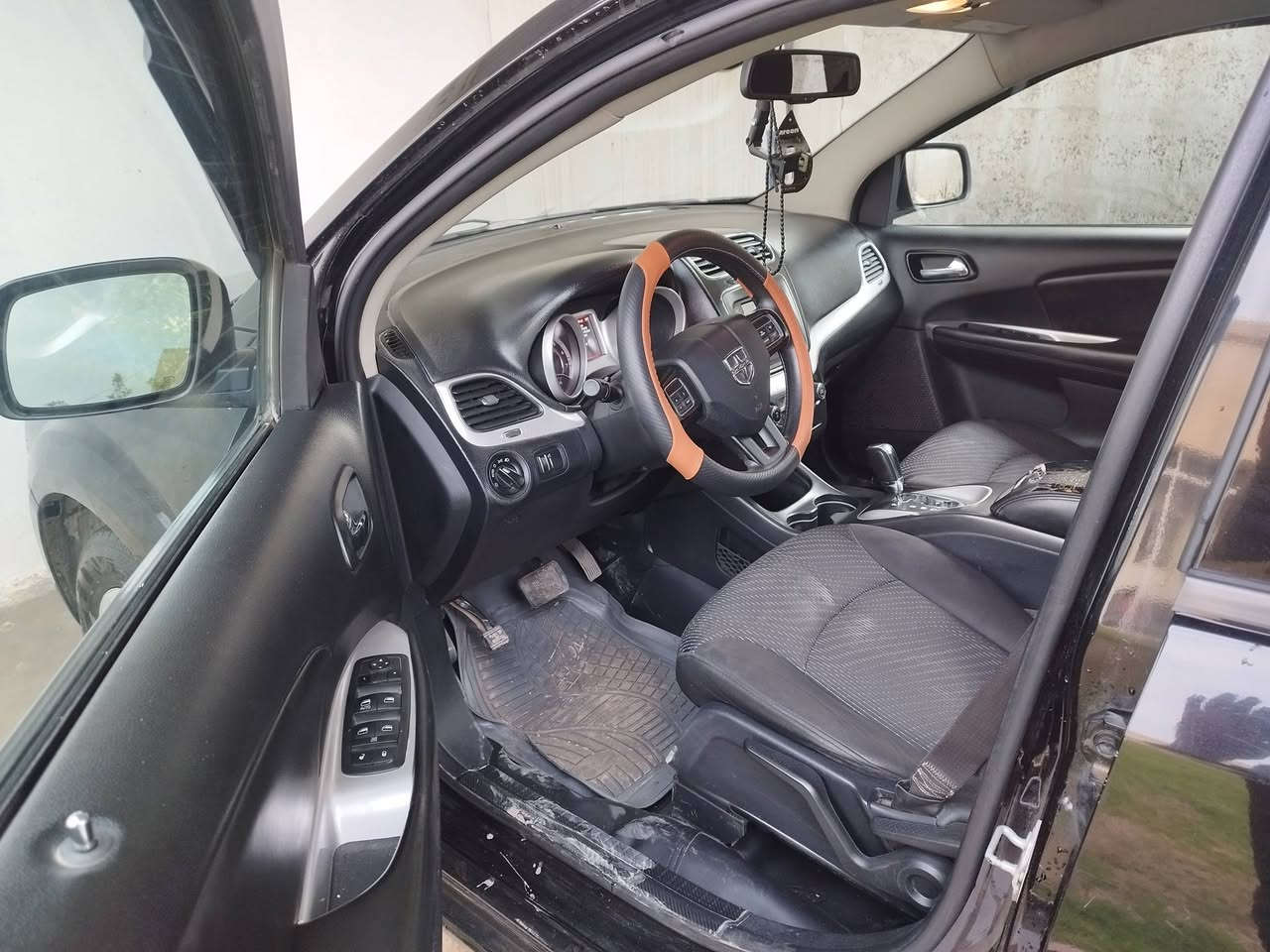 للبيع سيارة نظيفة وجاهزة للاستخدام 🚗
سيارة دودج جورني موديل 2017
اللون: أسود
السيارة بحالة جيدة جدًا،
مكفولة من الحوادث،
محرك وجير ممتاز،
التكييف شغال 100% ❄️
استخدام شخصي، وما تحتاج شي غير البنزين.
📍 الموقع: كركوك
📞 رقم الاتصال: ***********
💰 السعر عالخاص
الله يبارك للمشتري 🤍
