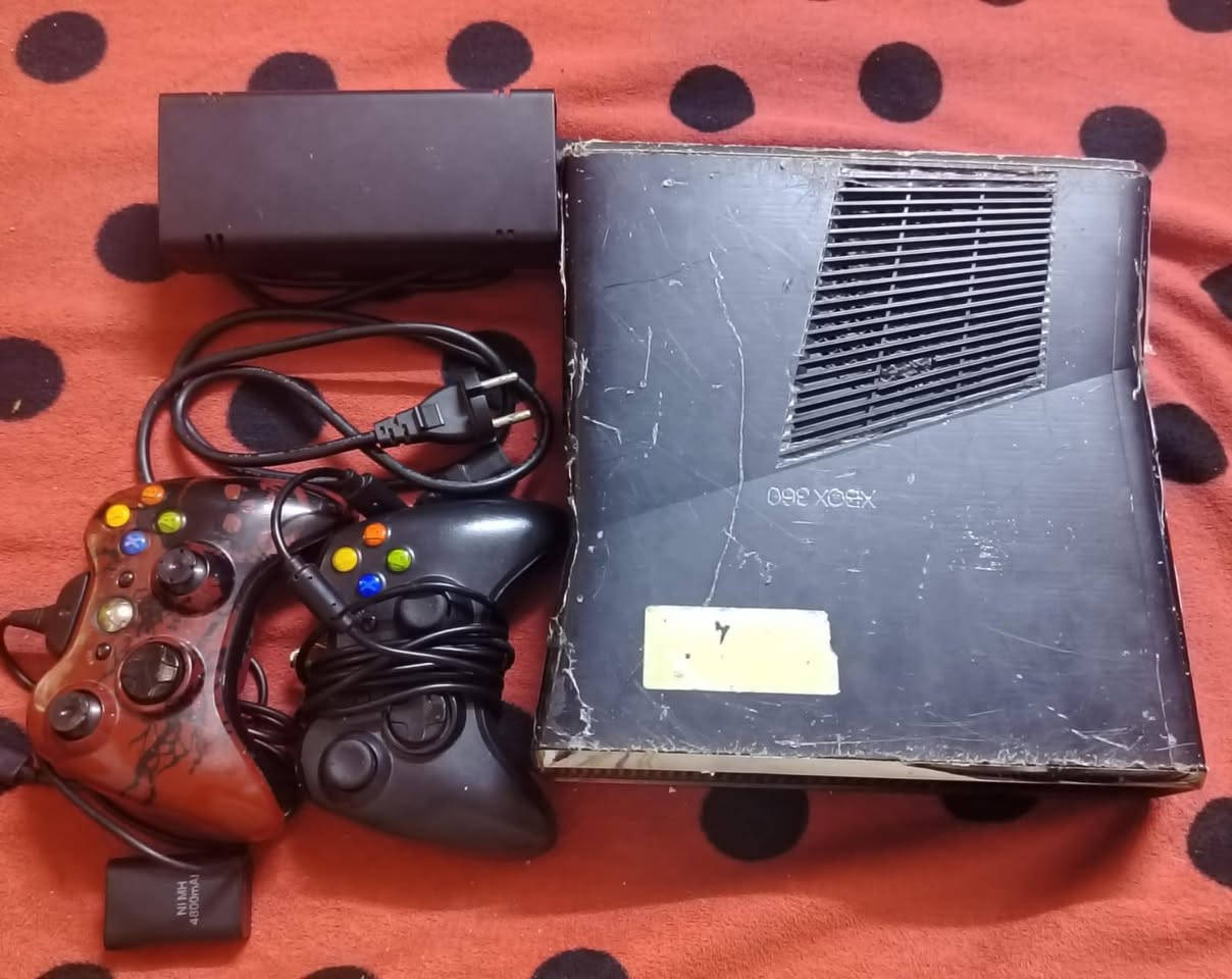 🎮 Xbox 360 للبيع بحالة جيدة
الجهاز يشتغل تمام ويا كل الملحقات الظاهرة بالصور 🔥
ويّا يد تحكم + أسلاك + ألعاب
السعر مناسب والبيع مستعجل
📍للمهتم يراسلني خاص


**إذا كنت صاحب هذا الإعلان وتريد حذفه لأي سبب، رجاءا أرسل رسالة إلى الدعم الفني**