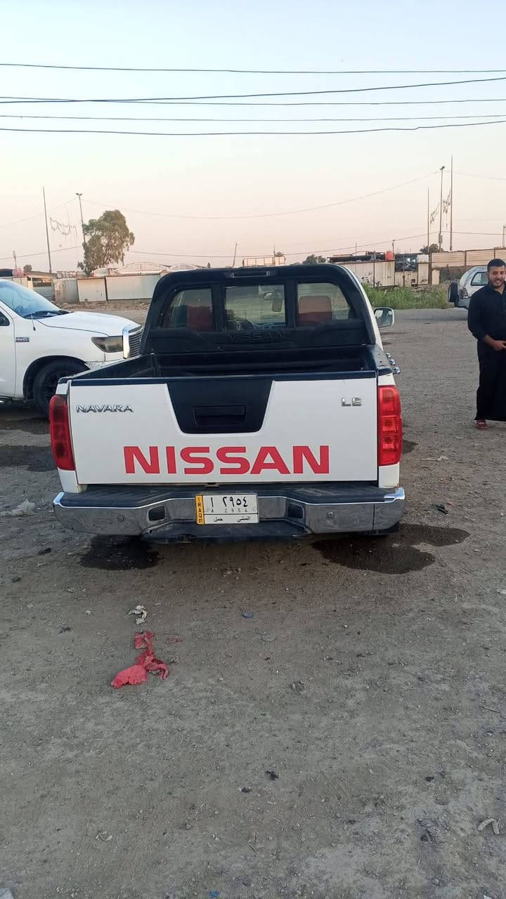 سلام عليكم نيسان نيفارة 2009كير عادي مكينة وكير مكفولات جداد بس مكينة بية صوت يطغ مكاني بغداد حي ور السعر 85وبية مجال قليل رقمة مثنى مشروع وطني رقمي ***********
