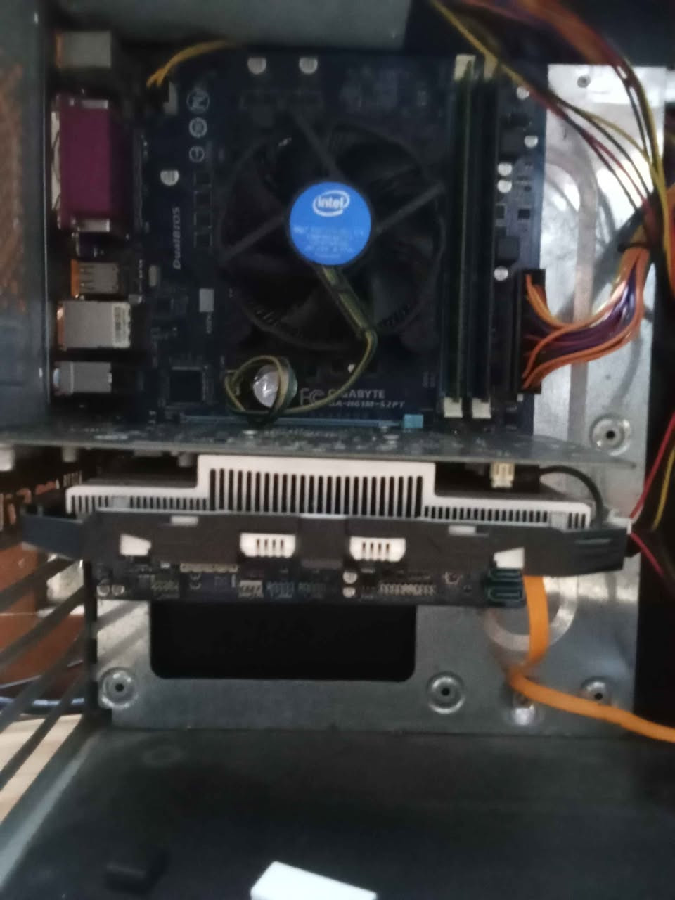 السلام عليك حاسبة للبيع 
المعالج i5 جيل ثالث
الرامات 8
الكارت 1050ti
تخزين ssd 120

السعر 120
المكان الدورة ابو دشير بغداد, العراق


**إذا كنت صاحب هذا الإعلان وتريد حذفه لأي سبب، رجاءا أرسل رسالة إلى الدعم الفني**
