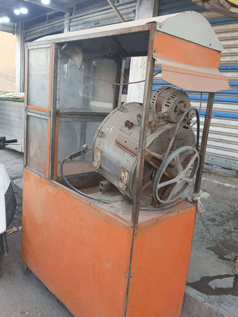 السلام عليكم ورحمه الله وبركاته اخوان عربانة حب وجبس للبيع عربانه درجه اولى تفصال مترين بمترين بس عوزها تنضيف لأن ما معتني بيها وكلها شغاله ودرجه اولى وياها ملحقاتها كامله ما عده الدبه مكاني بغداد مدينة الصدر الرقم/ ‏‪***********‬‏ متواجد فقط واتساب والخاص مازنجر السعر ب350 وبيها مجال للطيبين .
