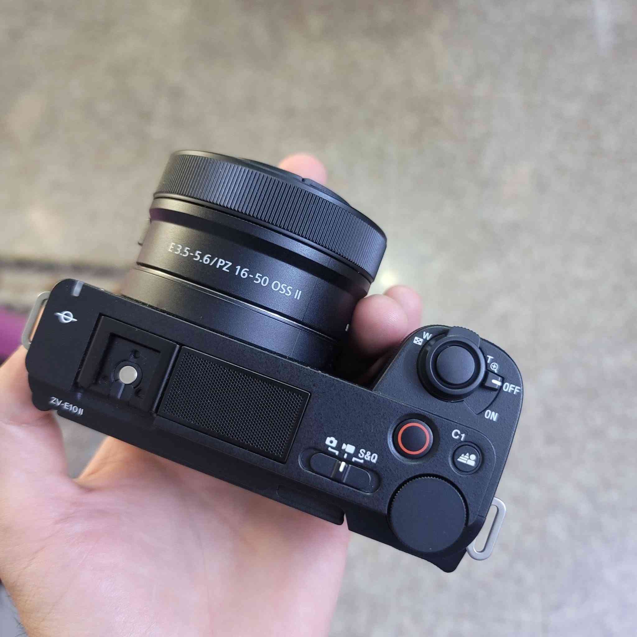 📸 للبيع | Sony ZV-E10 II 🔥
الإصدار الجديد 
كاميرا بحالة ممتازة جدًا، استخدام نظيف وخالية من أي مشاكل.
مثالية لصناعة المحتوى، تصوير الفيديو، والتصوير الاحترافي.
بلا زحمه لا تكلي السعر في التعليقات 
📩 للاستفسار والسعر راسلني على الخاص. 
او على الرقم 
***********
