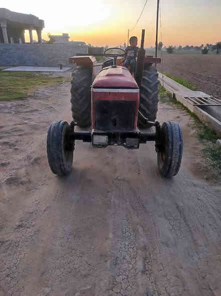 السلام عليكم مكينه عنتر موديل 86محرك أبيه بخار قليل من دون تنقيص كير وكسل وكدرليك كله شركه التأيرات المامي جديد والخلفي فوك النص عمر من دون رقام تكفل عئشار السعر 3مليون وابيه مجال قليل مكان المكينه بغداد رضوانيه الشرقيه قرب قطاع الزراعي//***********///***********
