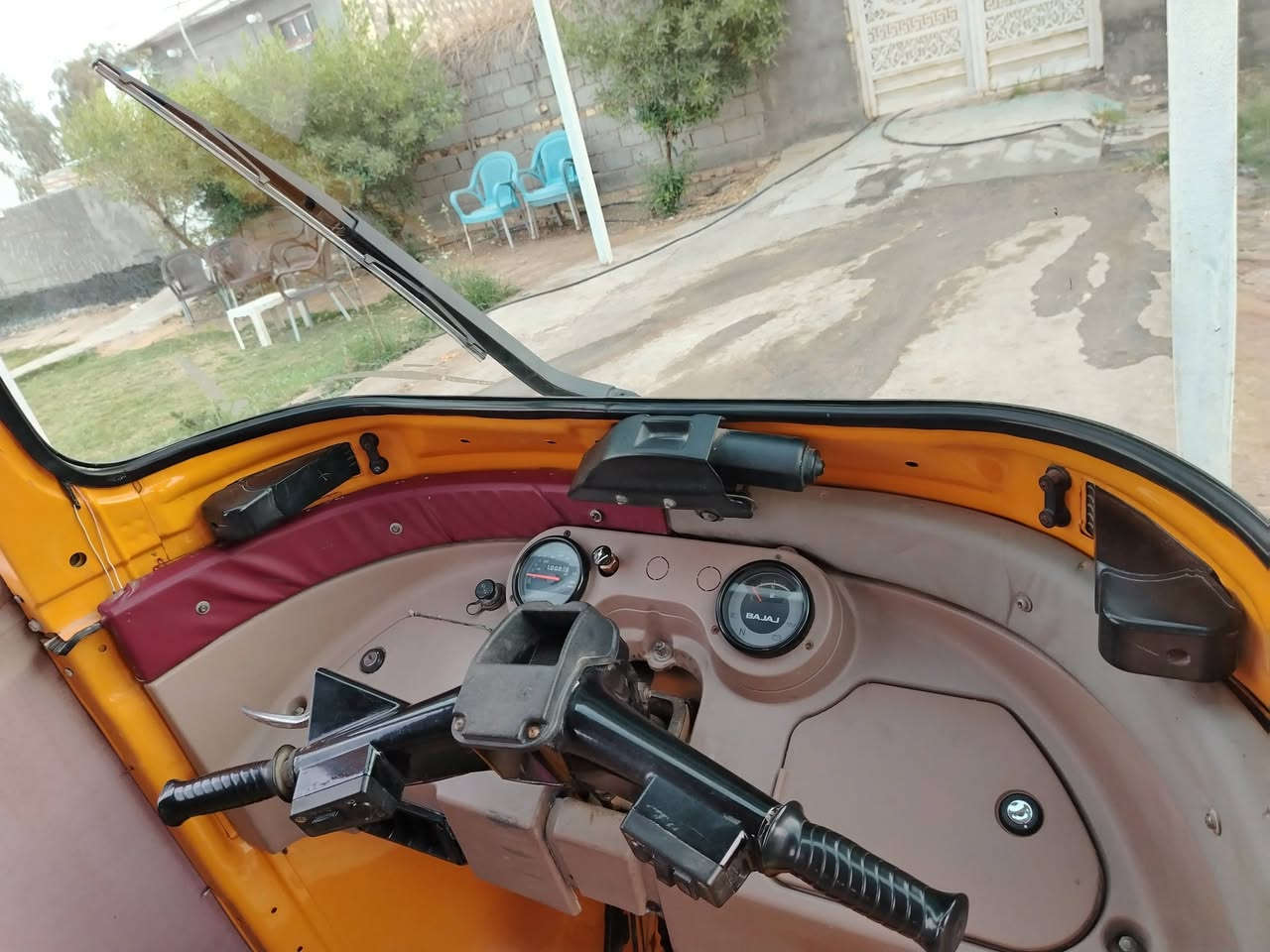 السلام عليكم تكتك 20 رقم انكليزي وسنوية بأسمي  الكشر مكفول من الضربه وكلش نضيف مكينه مفتوحة تكتك نظيفة كلش ومرزوقة نصبتها حلوه ما متعوبه ونص غراضهه جديده دبلات ولوي وجاملغات وماصدات ولايتات والعنبار  ما تتعب اليشتريها تجي تشغل وتمشي السعر 5800 العنون بابل القاسم للاستفسار ***********
