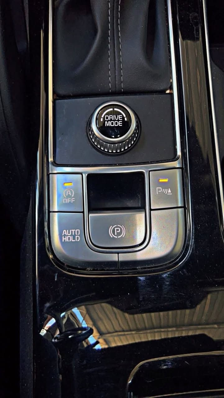 السلام عليكم كيا تيلورايد 2024
السياره كلش كلش نظيفه حادثها فقط جنطه وسونار بيها السياره وترقيم جديد ماشيه 14 الف فقط 
السياره مفوله للاخير 
السعر 30 الف دولار اي ما يعادل 300 ورقه وبيها مجال 
مكاني بغداد جديده شارع المسبح 
***********
