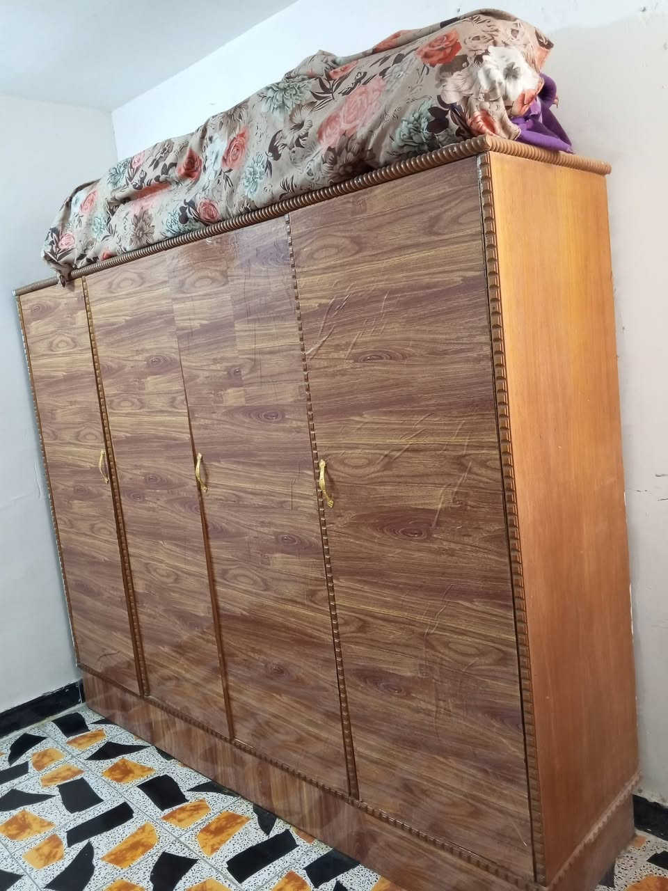 كنتور نضيف لبيع سعره 100 وبي مجال عنوان نجف حي ميسان ‏‪***********‬‏
