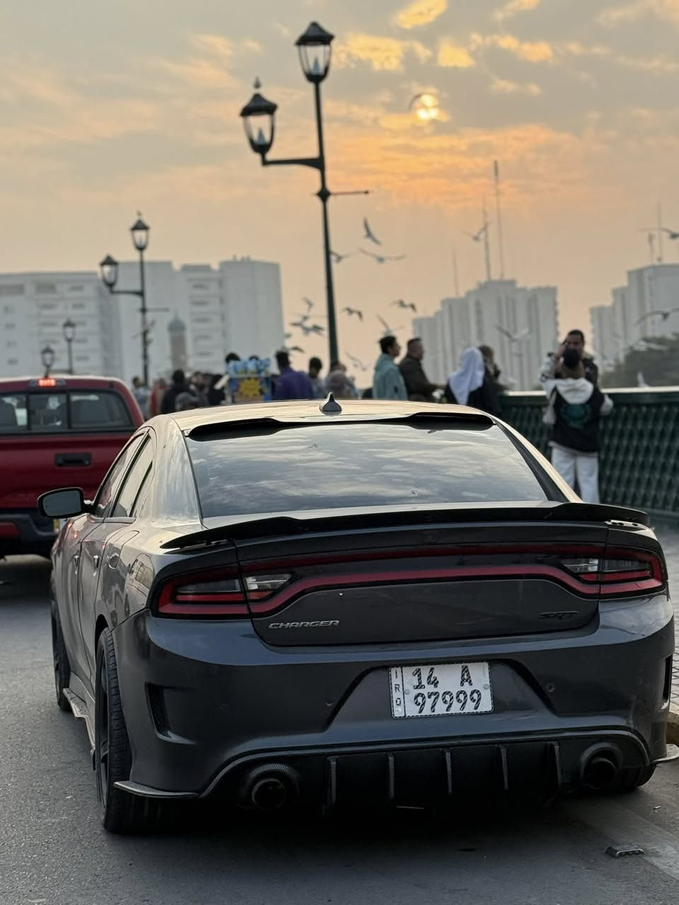 السلام عليكم  تشارجرRT للبيع مديل 2016 وارد كندي  المحرك (5700) السيارة نضيفة وحلوة ومواصفاتها فول للاخير من فتحة سقف وتحكمات ستيرن و كشنات كهربائية وبصمة تشغيل عن بعد بل اضافة السيارة رقمها مميز وتحويل مباشر باسمي حصرا 
بلنسبة لحادثها بلعراق دعامية امامية وداخله تقرير غرق للدوسة بس بل اسم غرق السيارة جاهزة وكاملة من كلشي الحدادية جديدة لايتات زنون وسنويتها جديدة والسيارة استخدام شخصي مامتعوبة 
السعر 193
رقم الهاتف 
***********
