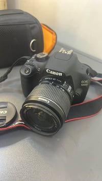 كاميرا كانون 1200D. للبيع  الكاميرا مستعملها بس مرتين  تجي وياها بطاري...