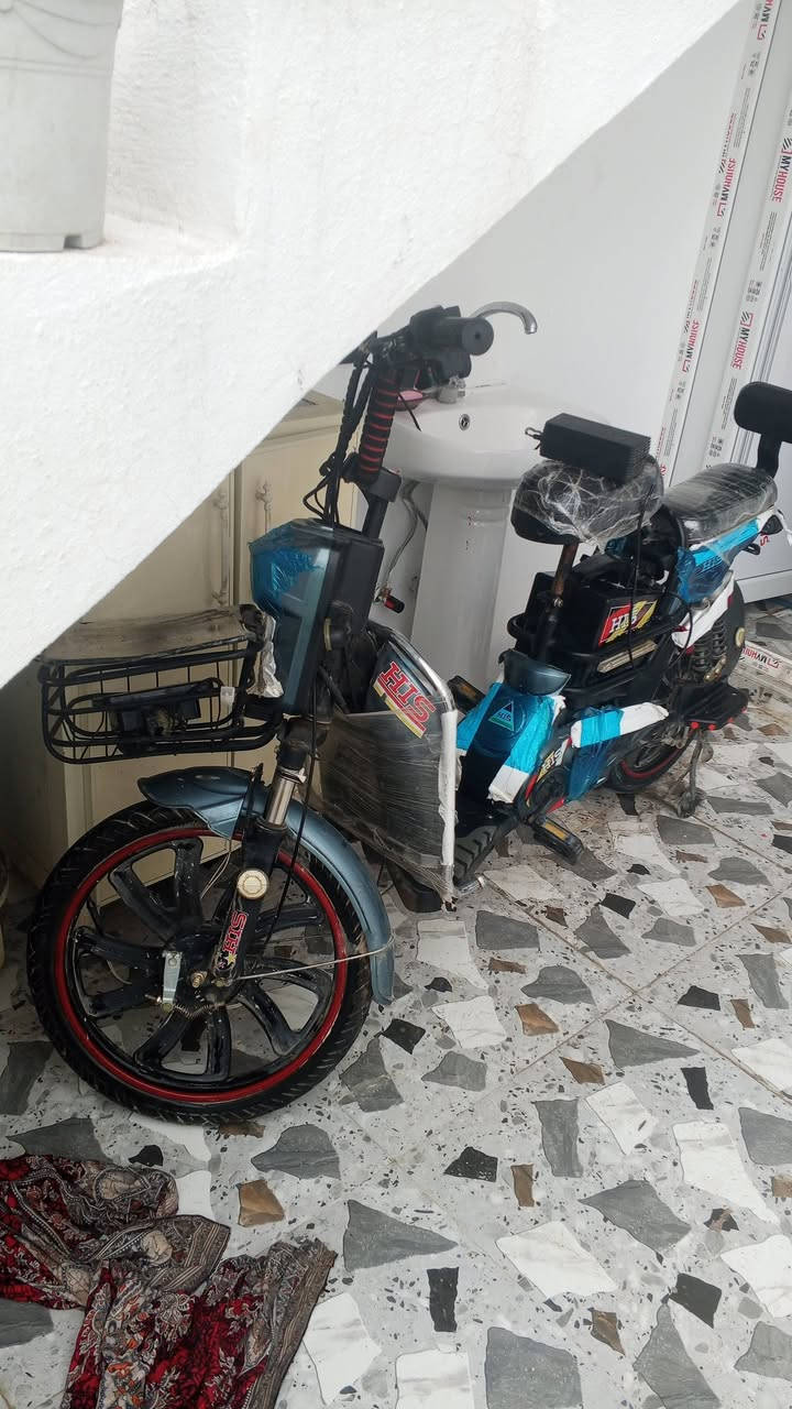 دراجە شحن نوعHIS مودیل2025 کل عیب مابی کلەشرط بطاریات شرط ملف1500 خمسە بطاریات عنوان (سعر280بی مەجال) كركوك رقم هاتف ***********
