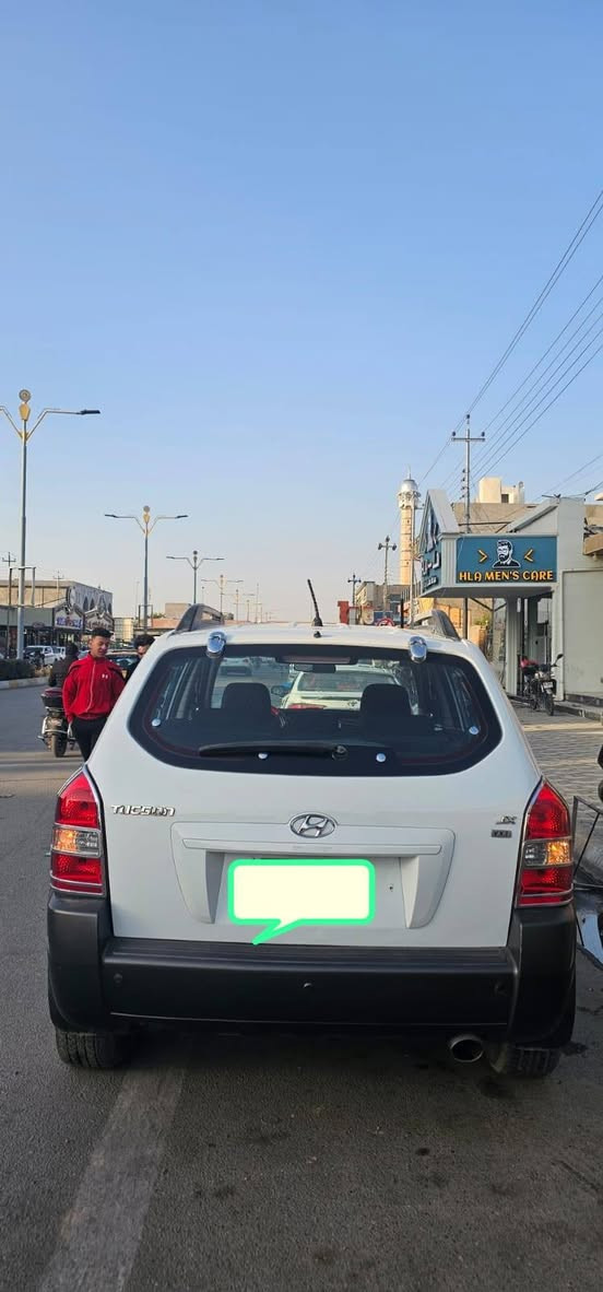 السلام عليكم
توسان  موديل 2009 خليجي سيارة نضيفه بيها قطعتين صبغ بنيد وجاملغ بدون دواخل السعر 112 ورقه  وتحويل مباشر وبيها مجال بسيط مكان السيارة فلوجة 
للاستفسار : ***********
