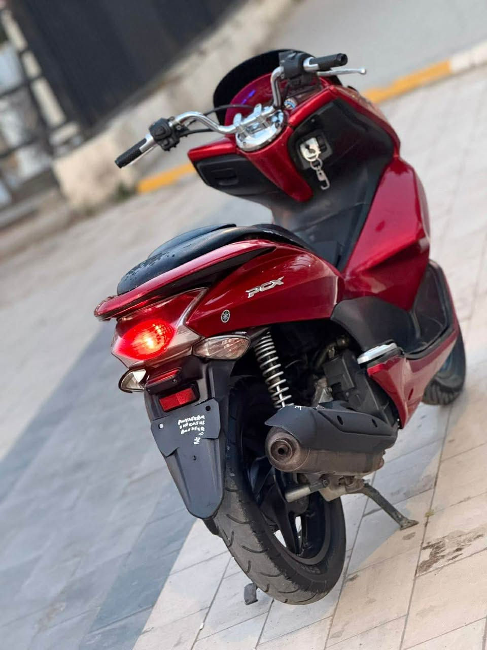 للبيع دراجه pcx ياباني الاصلي نوزل  خطين ستان كهربائي حساس ازدحام دراجه جديده  حساس شلعه معدل خير من الله دراجه تتعب تكول جديده بشرط علفحص دراجه برغي إذا مفتوح ترجع مال جناي  مكان بغداد الكرخ السعر مليون و٣٥٠  وبيهه مجال والاستفسار *********** بغداد, العراق
