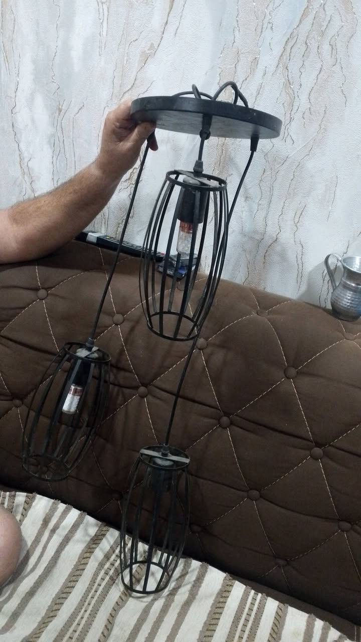 السلام عليكم عندي ذني الثريات اربعه كل اثنين نفس الشكل ب75مكاني بغداد الأعظمية تواصل وتساب ***********
