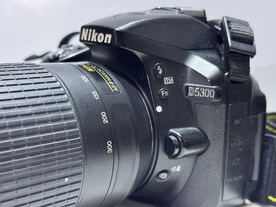 كاميرا Nikon 5300D
نقل الصور بي خاصية الاتصال الاسلكي "Wi-Fi"
زوم 300-70
الكاميرا استعمل شخصي ونظيفه كلش 
السعر المطلوب 400 الف دينار


**إذا كنت صاحب هذا الإعلان وتريد حذفه لأي سبب، رجاءا أرسل رسالة إلى الدعم الفني**