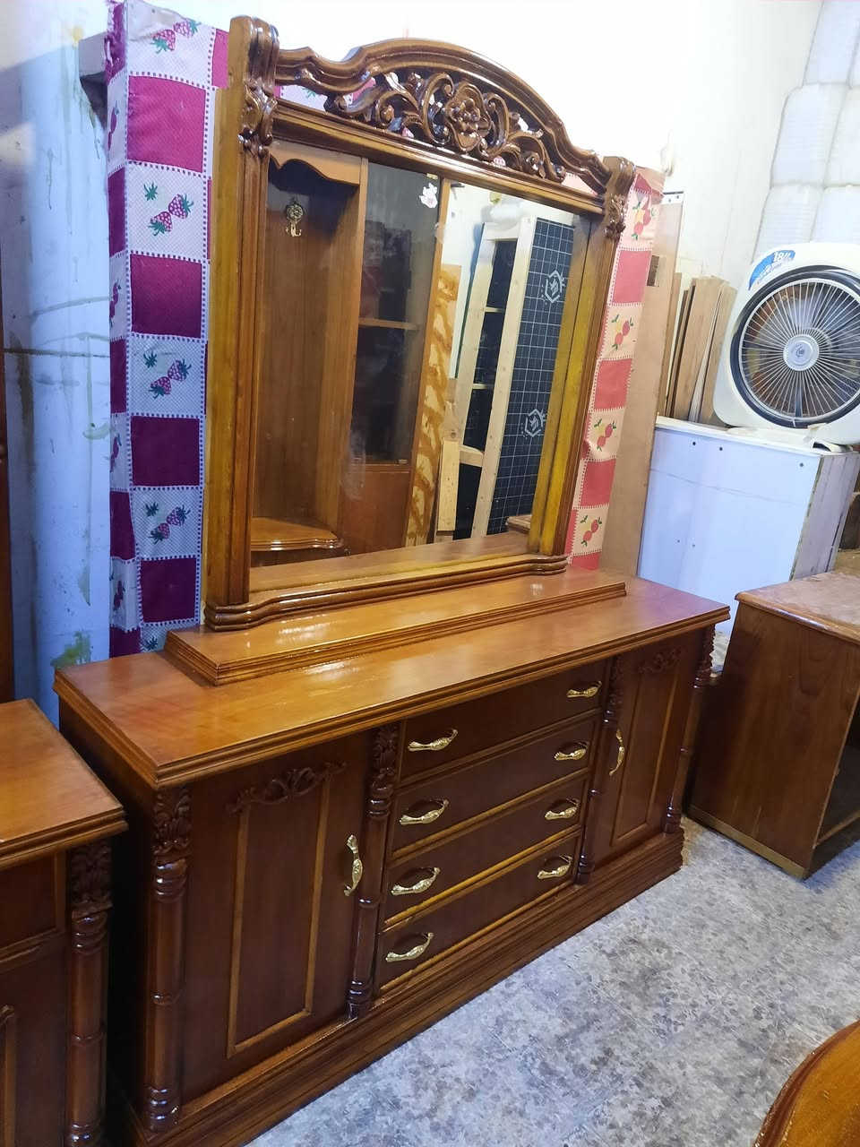 للبيع⭕️⭕️⭕️⭕️
غرفه 5 أبواب ملحق نقش فول زان شغل توصي فصال كلاسك
العنوان. السكر. مقابل سانكو مول /ومحطة كهرباء السكر
للإستفسار اتصل📞📞 
*********** واتساب 
*********** واتساب
معرض أثاث ( بشار ابو غسق )
🟢مستعدون لشراء غرف النوم والكناتير الصاج🟢
