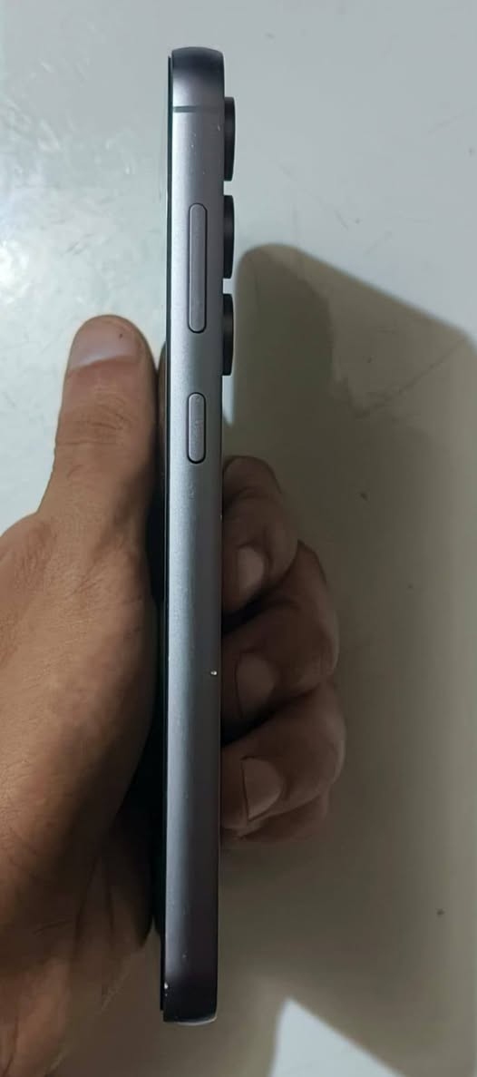السلام عليكم سامسونك s23fe جهاز نضافه 100/95 وياه فقط كيبل بدون كارتون وسماعه ذاكره 256/ الجهاز يخبل سعره 475 بي مجال بسيط جدا للتواصل ***********
