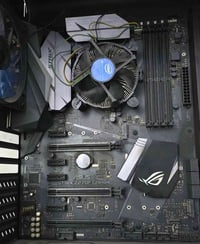 عدي معالج i5 7500 montherbored Z270f  ثنيناتهن ب125  والمعالج هم وياه ...