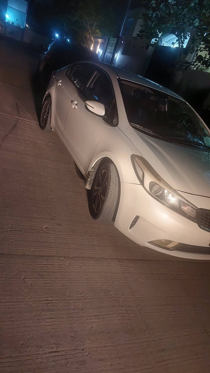 السلام عليكم...بيع مستعجل ١٣٠ قفل كفاله على موديل ١٧ 
***********
