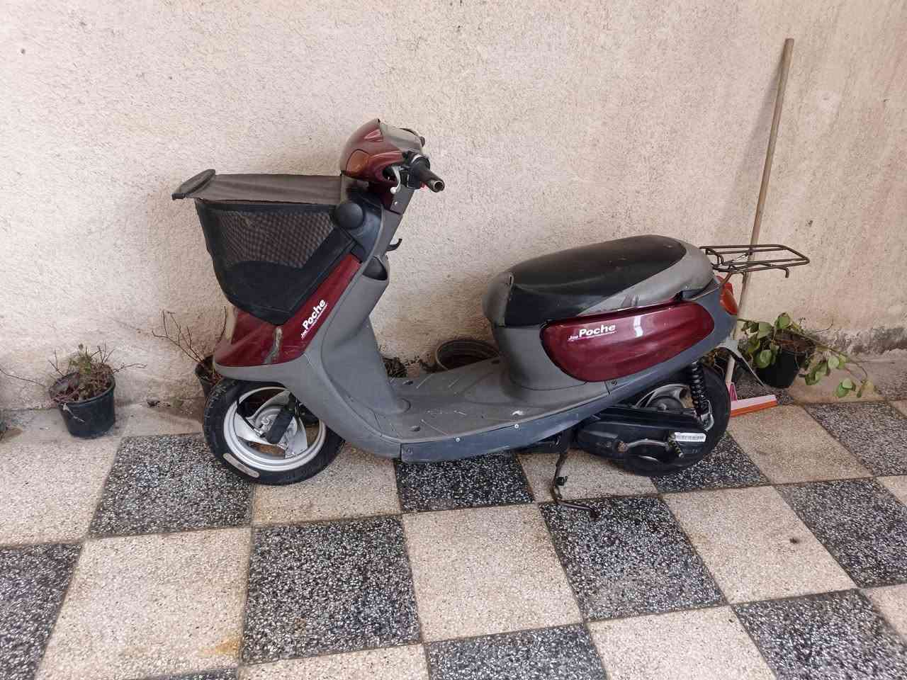 سلام عليكم اخوان عندي دراجه مغولي للبيع نضيفه ما مفتوحه بس مكينته بيه ضعف دراجه شغاله اي نقص ما بيه بس ضعف بل مكينه حلوه دراجه كهربائيات كله شغاله سلف لايت الهورن اشاير كله شغاله سعر ٣٣٠الف او بيه مجال اي شغص يريد يتواصل وياي اما عل صفحه او على رقم*********** بل خدمة
