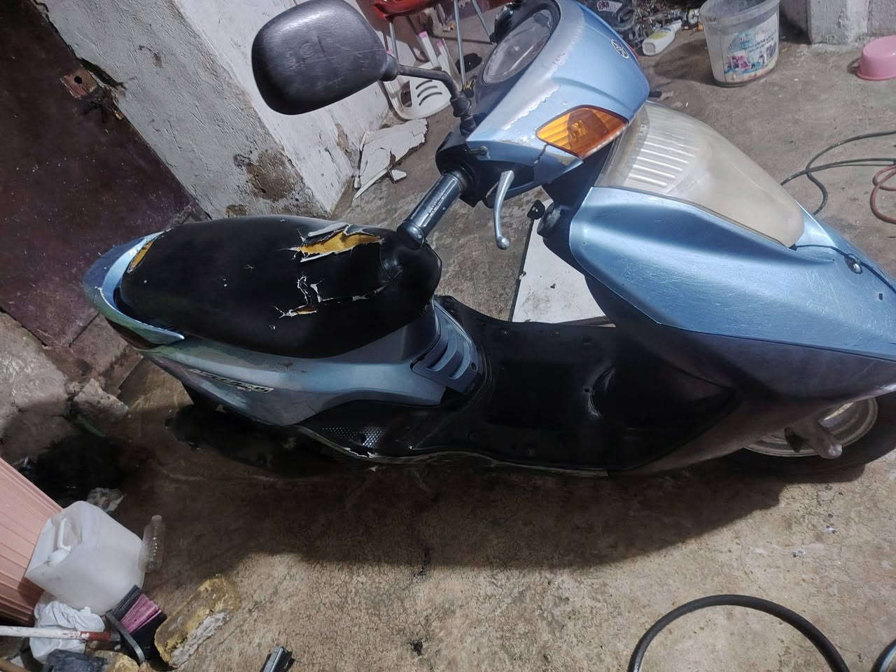 بريز للبيع شغاله مكينه خرسه بيه نواقص بصيطة السعر ٣٠٠وبيه مجال العنوان بغداد المعامل ***********
