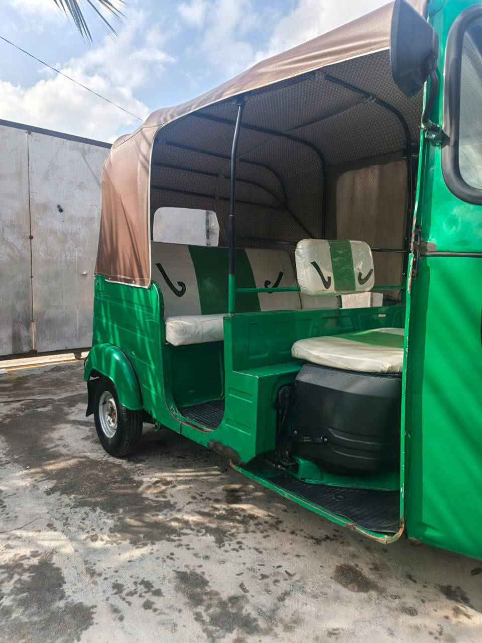 تكتك للبيع ديالى خان بني سعد موديل20. مرقم مكفوله شرط تحويل ديالى ...رقم ***********
