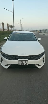 كي فايف خليجي 2023 مكفول ماشية 45000 كم محرك دوش 2000  السعر 208 $ وبي...