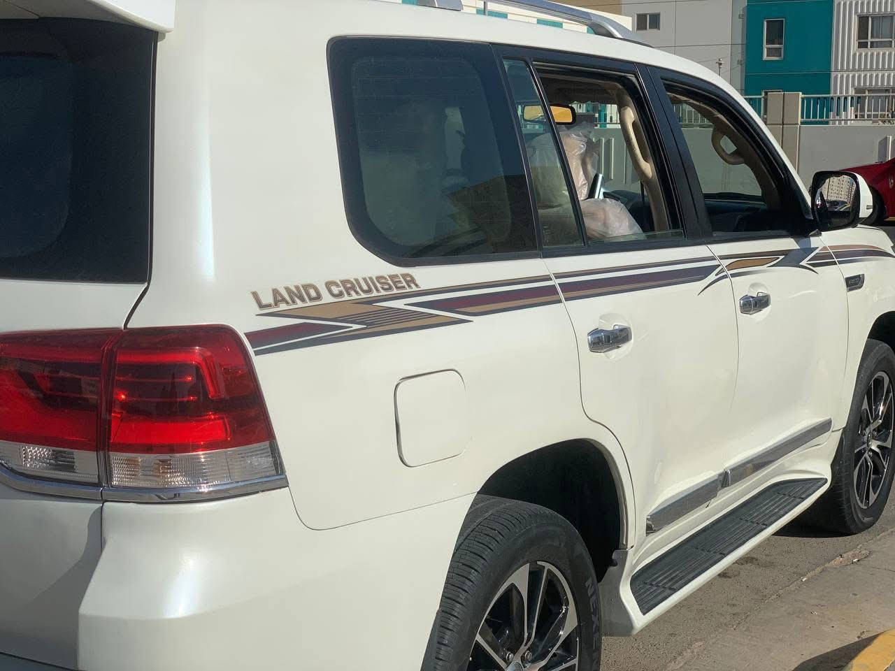 سلام عليكم
1_لاندكروز فكساره 2010 محدثه 21

2_فول مواصفات واحد عله واحد

محرك 8 سلندر مواصفات فكياره

4_بصمه ابواب

5_بصمه تشغيل 

6_تشغيل عن بعد

7_مري شفط 

8_اشاير مري 

9_اشاير ترحيب

10_كشنات كهررباء

11_7راكب

12_تبريد❄❄

13_فتحه سقف

14_دفع رباعي/فور ويل

15_مكينه وكير جدد

16_سياره. مصبوغه حزام لغرض التحديث فقط صبع من دون حادث

17_رقم بغداد بسمي رقم دولي انكليزي 

18_مكان بغداد جسر ديالئ القديم

سعرها 275 وبيها مجال 

***********
