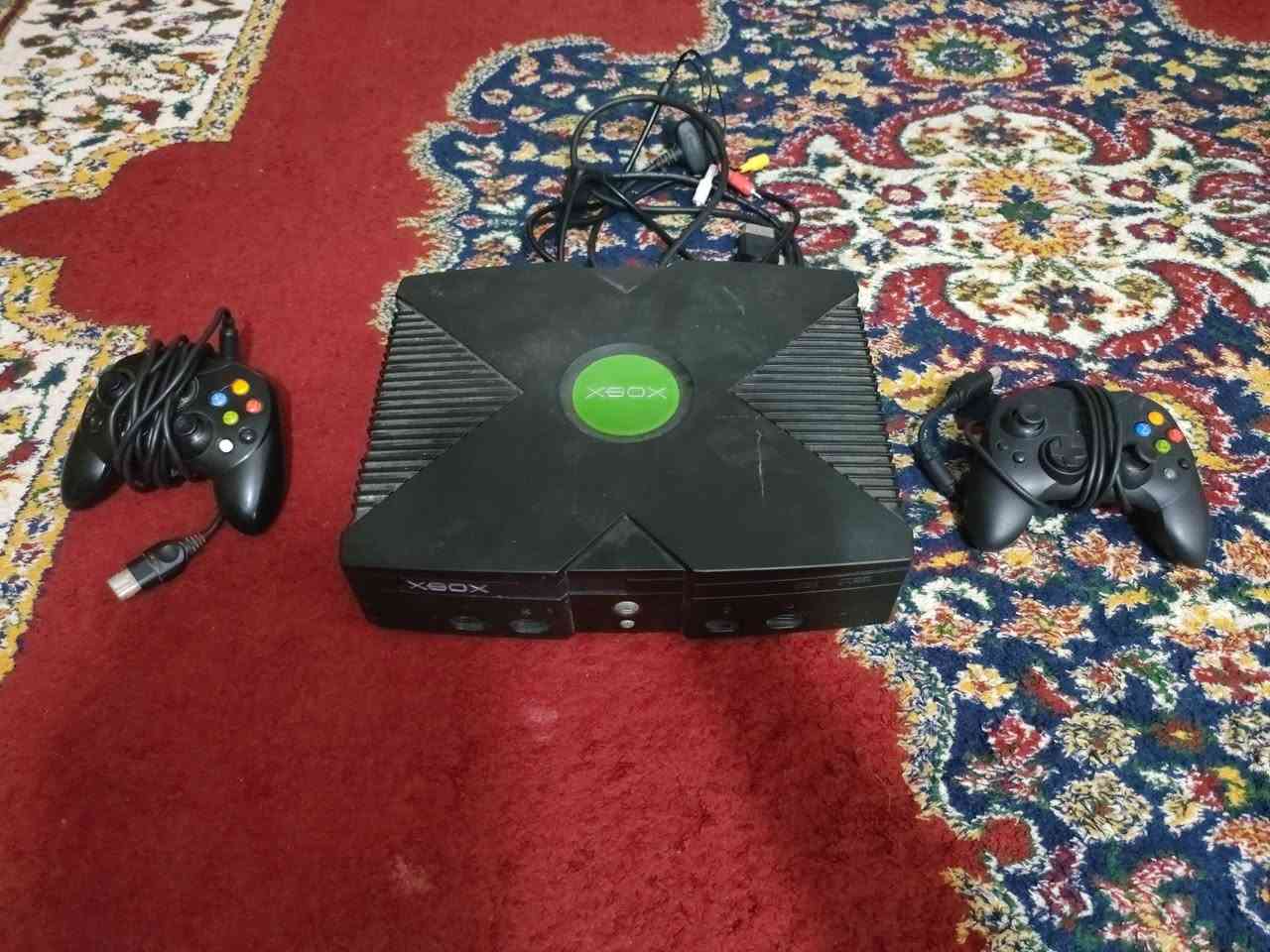 البيع بيسي مجموعة شغالة كاملة موس وكيبورت تكنيك وشاشة بلي 3 شغال بي ضرر بسيط اكس بوكس عدد 2 كاملات العاب بيهن ابيع شلع مكاني حي اور سبع قصور شارع ابو علي ***********
