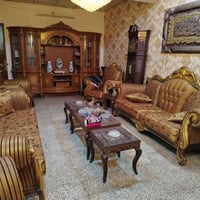 قنفات • ثريات ضخمة • بوفية