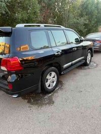 لاندكروزر • ٢٠١٤ • ماشيه ١٠٠الف