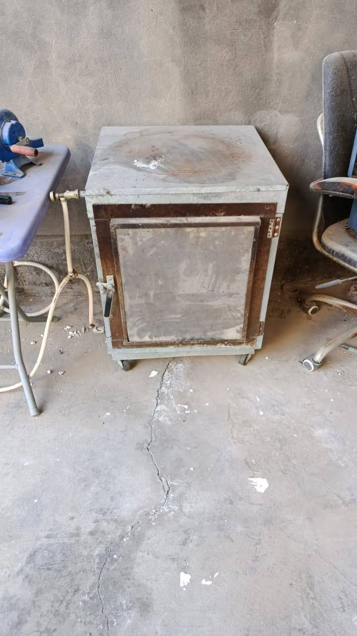 فرن غازي يشتغل فوك وجوة للشوي والمعجنات القبله حي المهندسين
***********
