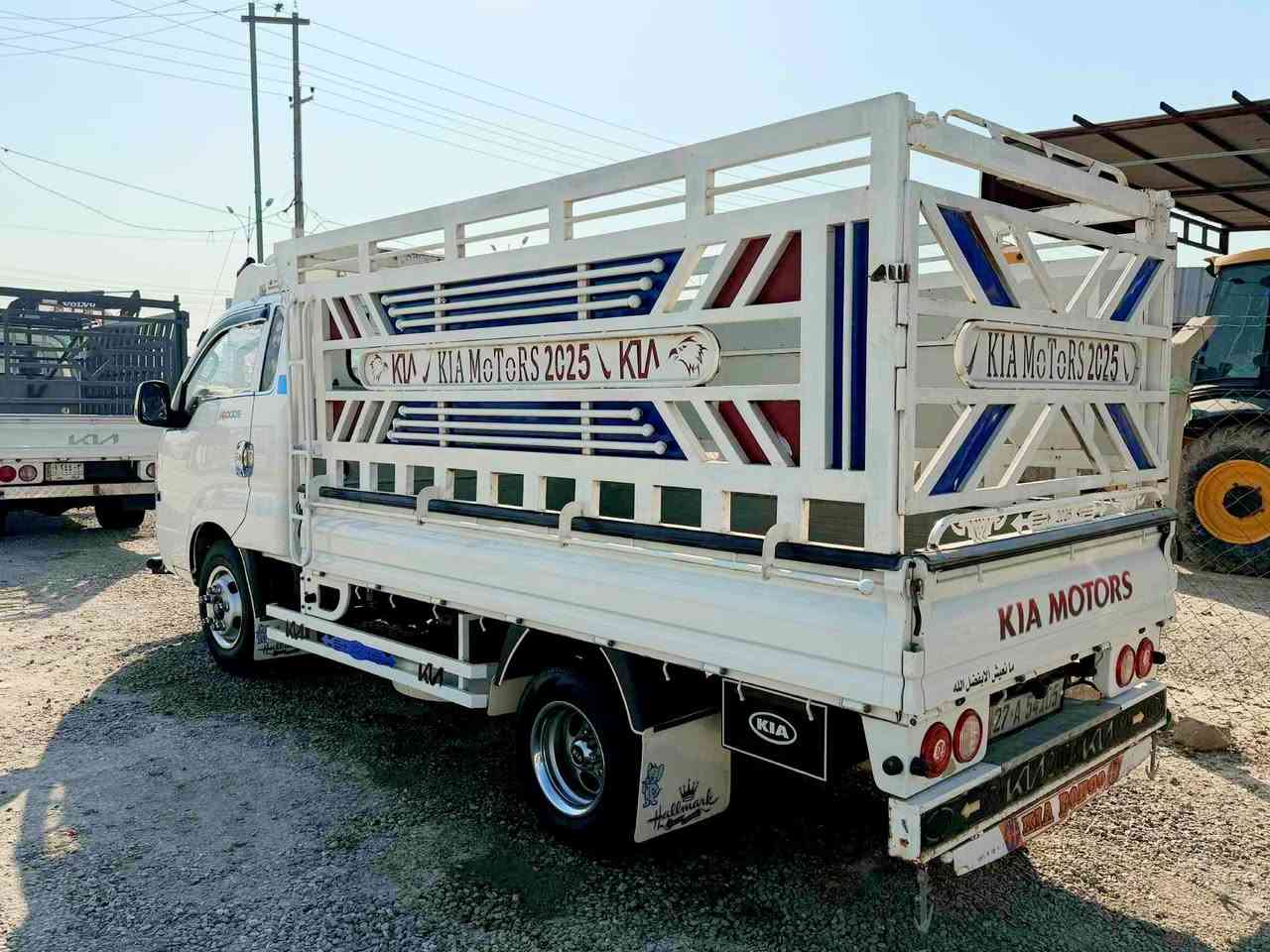 للبيع كيا فحل ٢٠٢٠ كفاله عامه من كلشي محرك كير تبريد جاهزه ويل ١٤ تخم تاير السياره فول مكفوله من البارد
***********
السعر 168 وبيه مجال 
مكان السياره بالناصرية مركز المدينه
