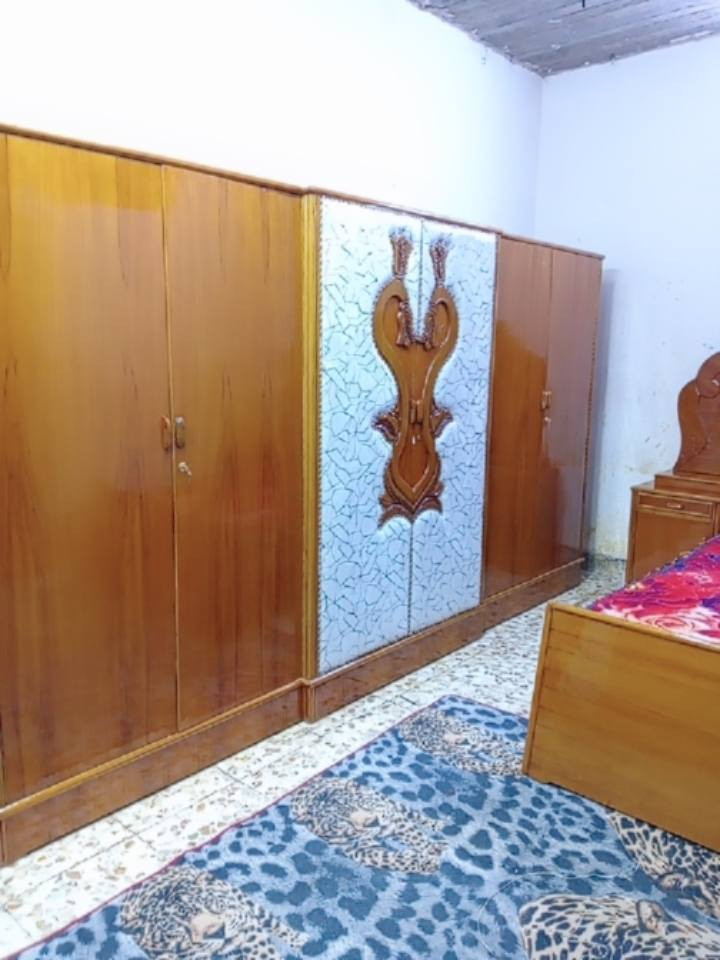 مكلف بلنشر غرفه تسكام نجاره صاج ثكيله ٧٥٠وبيه مجال مكانه حله للاستفسار الاتصال بلرقم ***********
