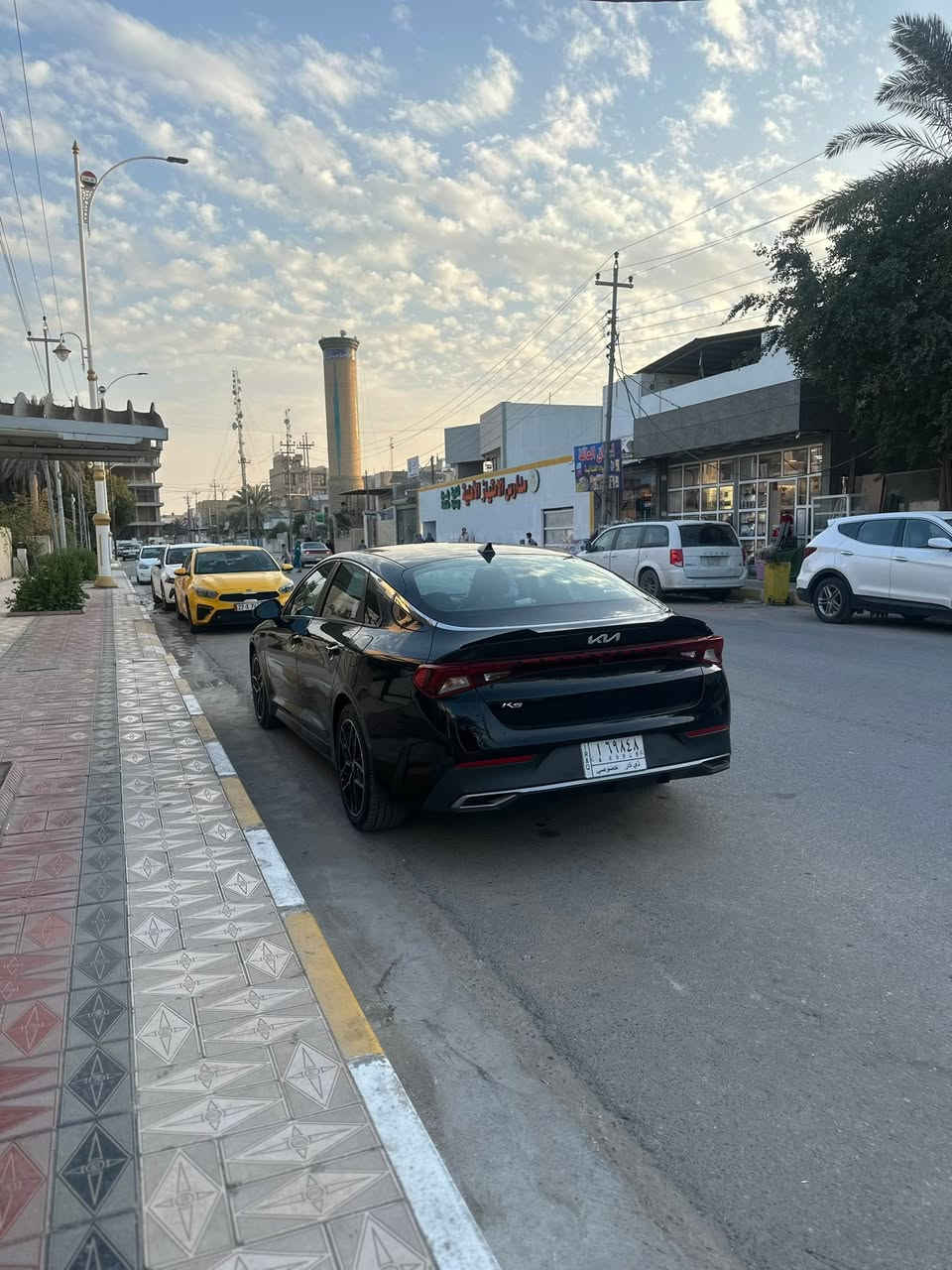 السلام عليكم
الهم صلي على محمد وعلى ال محمد 🧿
كي فايف 2022 معوقين باقيلها سنه
1600T 
مواصفات اعتيادية 
فول تحكمات ستيرن 
قيادة ذاتيه
اربع وضعيات قيادة
حفاض على المسار
مانع انزلاق
شاشة ابل كار بلي + اندرويد اوتو
كروس مثبت سرعة
توقف ذاتي ومانع اصطدام 
رادر امامي 
كامرة اماميه + خلفية

حادث امريكا جاملغ وبنيد تبديل وباب السايق نصه معدل 
وبالعراق صار بيها بارد صغير بالجاملغ الخلفي جه السايق 

سعر 145 وبيها مجال للشراي

الرقم ***********
