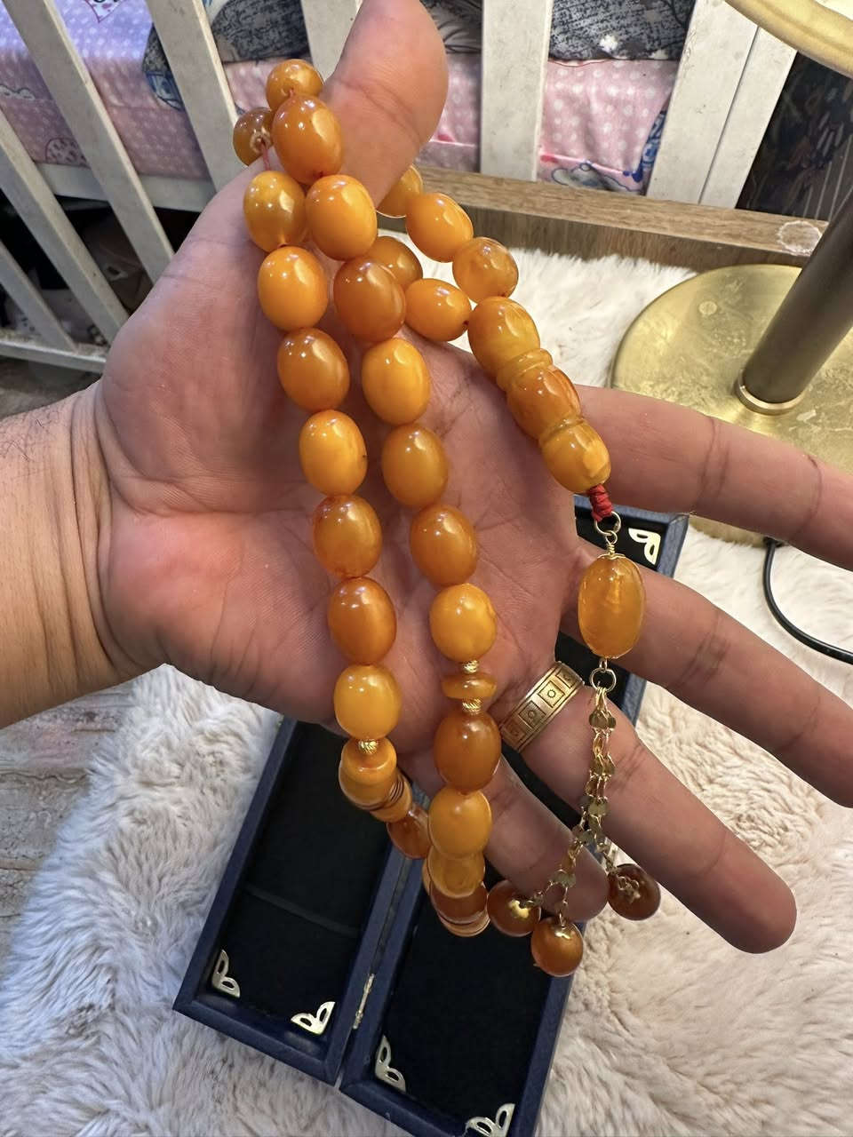 كهرب الماني قديم 80غرام كركوشه وفواصل ذهب عيار21
***********
سيد محمد سعر الغرام 35دولار
