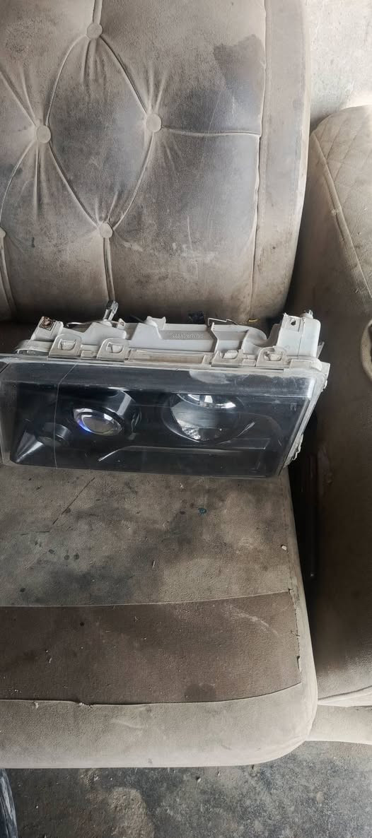 غراض سياره مرسيدس190 للبيع ***********
