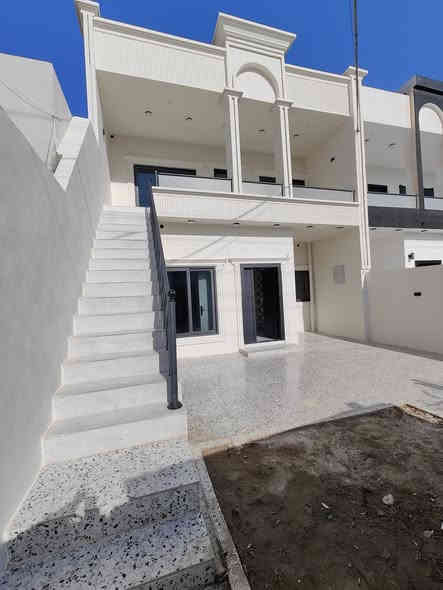 #دار طابو صرف بناء حديث فول 
#المساحة 187،5 الوجهة 7،5 
شارع عريض 20 متر 
#العنوان القادسية1 قرب نادي سولاف
#يتكون الدار من طابقين 
#الطابق الاول (كراج وحديقة و استقبال و مطبخ حار وبارد و هول وغرفتين نوم و صحيات داخلي وخارجي )
#الطابق الثاني (غرفتين و هول و صحيات )
#السعر مراسلة الصفحة 
#للاستفسار اكثر مراجعه عقارات كركوك عهد الوصال او الاتصال على الارقام التاليه 👇 
***********
***********
نتعامل فقط في الطابو
