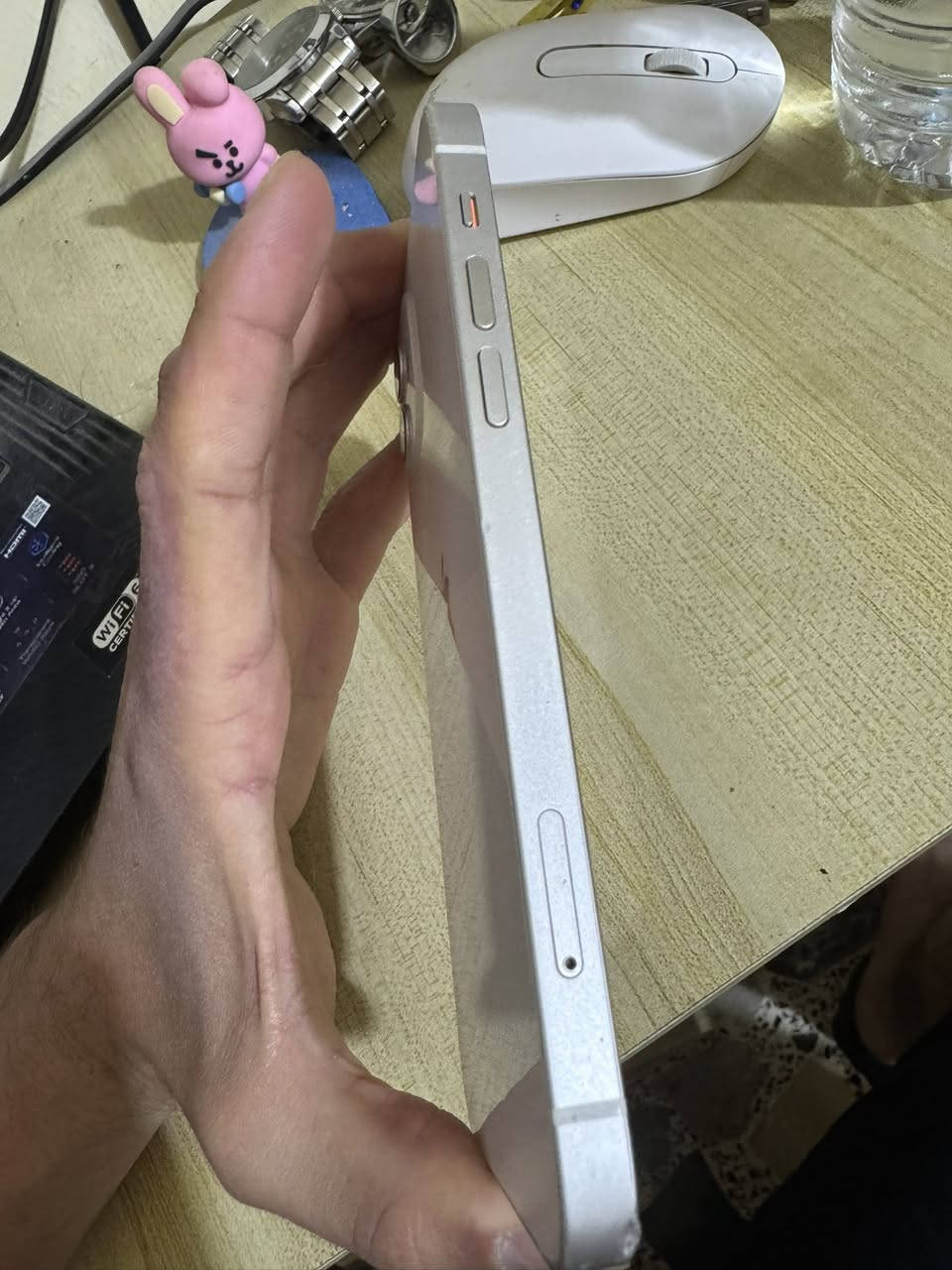 السلام عليكم
ايفون 12 للبيع 
ي بس هاي الضربه من جوه وكع من ايدي 
والباقي نظيف 100% 
كلشي بي شغال شرط الفحص
لا مفتوح ولا مبدل بي شي
بطارية 81 ، ذاكرة 128
السعر 300 الف وبي مجال للشراي 
عنواني حي الجهاد 
للتواصل ***********
