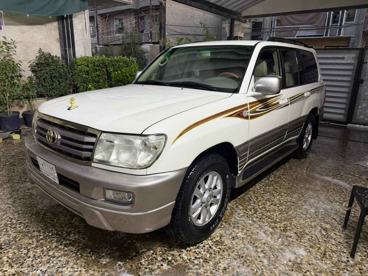 سلام عليكم لاندكروز موديل 2000 ماشية 400 فول الفول مواصفات دبي نظيفة جدا غرفة بالكارتون متصرف عليها دينار واحد كير مكينه تبريد كفالة صبغ حزام من الامارات بدون اي دواخل او فتح قمارة بنيد مكفول موقع السيارة بغداد السعر 165 للاستفسار ***********
