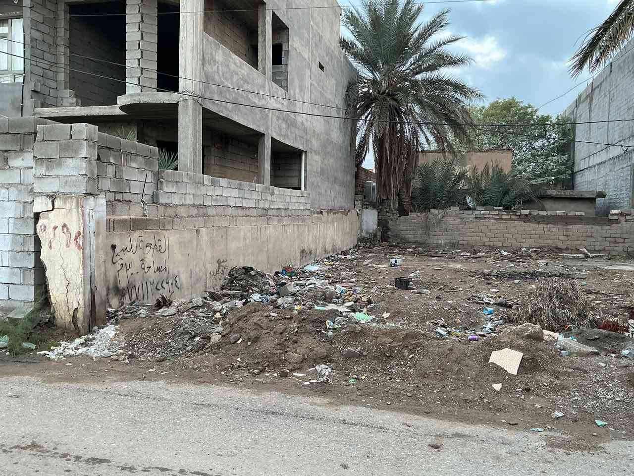 بعد التوكل على الله
⭐قطعة ارض للبيع طابو صرف

الموقع: دلي عباس / الحي العصري
📍 موقع مميز جداً قريب من الشارع الرئيسي
📍 بجانب بناية تجارية (فرصة سكن + استثمار)

⸻
🔹 التفاصيل:

المساحة: 300 م² واجهة 13.5 م والنزال 22 م 
خدمات كاملة
⸻
📞 للاستفسار عن السعر وباقي التفاصيل يرجى التواصل على الرقم
***********
***********
