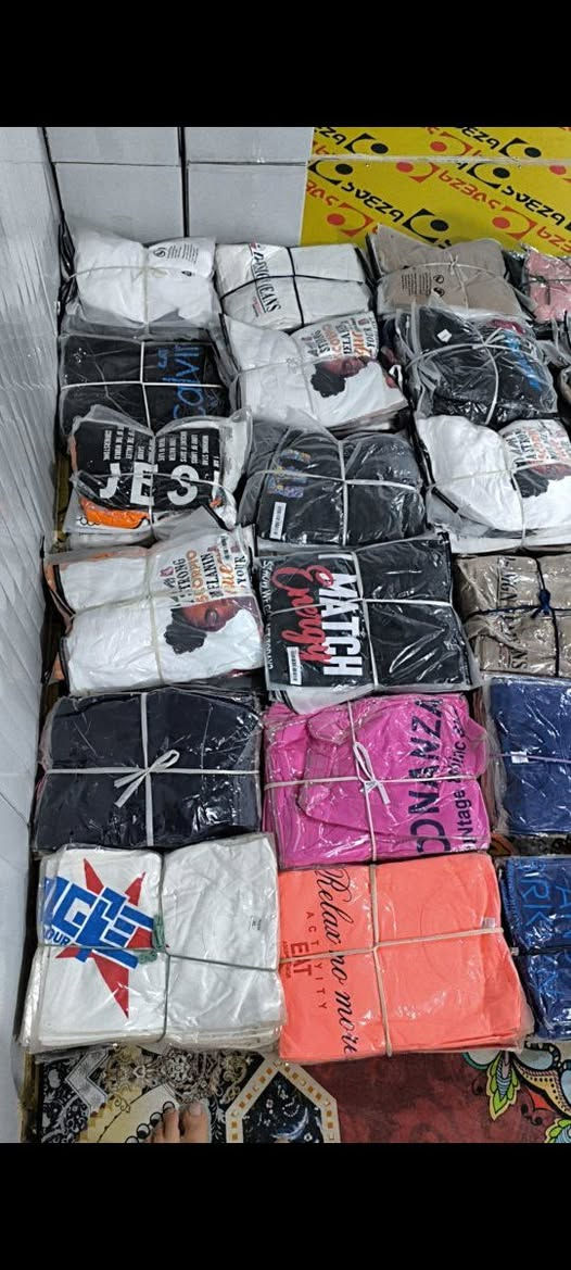 مخازن كنعان وصول تيشيرت صيفي نسائي 
فري سايز 
السعر جمله ٢٧٥٠ تلاثه اله ربع 
موجود توصيل مجاني داخل كنعان وبعقوبه
التواصل علئ الماسنجر


**إذا كنت صاحب هذا الإعلان وتريد حذفه لأي سبب، رجاءا أرسل رسالة إلى الدعم الفني**